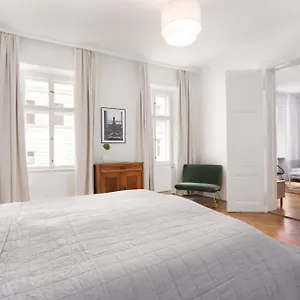  Apartment Edelhof Design